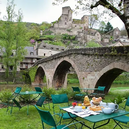 호텔 Le Vieux Pont 3*