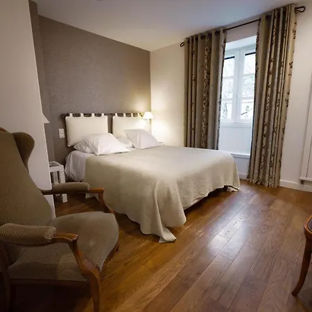 Le Vieux Pont Hotel Belcastel (Aveyron)