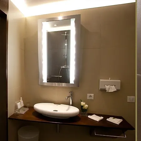 Hotel Le Vieux Pont 3*