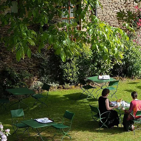 Hotel Le Vieux Pont 3*