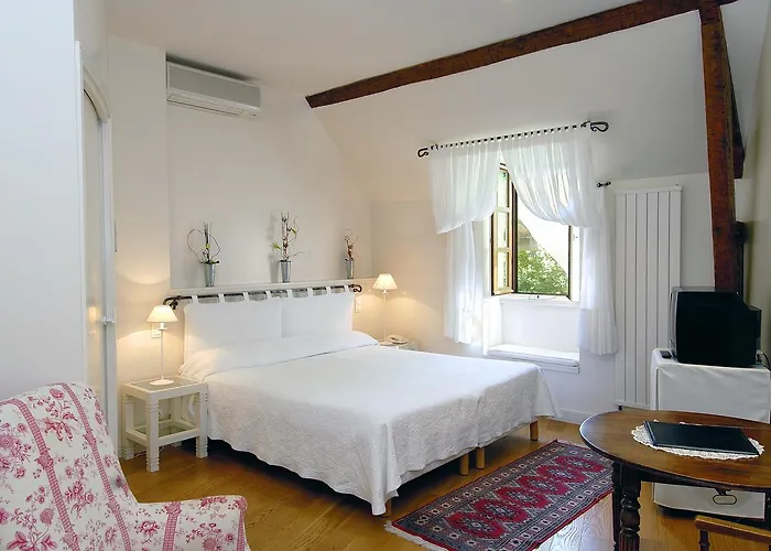 Le Vieux Pont 3* Belcastel (Aveyron)