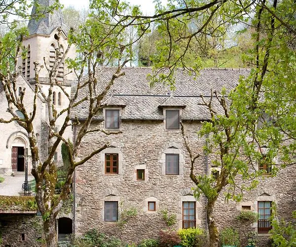 Otel Le Vieux Pont 3*